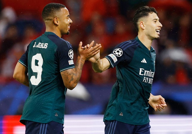 Thắng trên đất Tây Ban Nha, Arsenal chiếm ngôi đầu ảnh 1