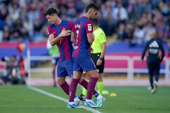 Bellingham lập cú đúp, Real ngược dòng hạ Barca 2-1 ảnh 9