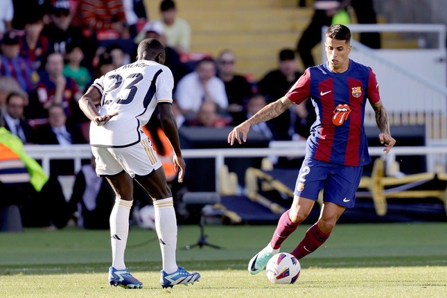 Bellingham lập cú đúp, Real ngược dòng hạ Barca 2-1 ảnh 8