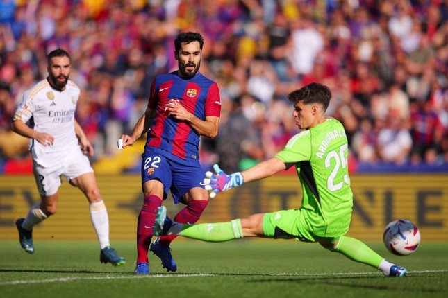 Bellingham lập cú đúp, Real ngược dòng hạ Barca 2-1 ảnh 21
