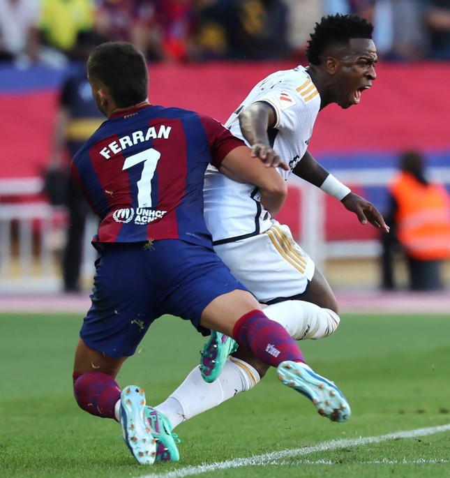 Bellingham lập cú đúp, Real ngược dòng hạ Barca 2-1 ảnh 11