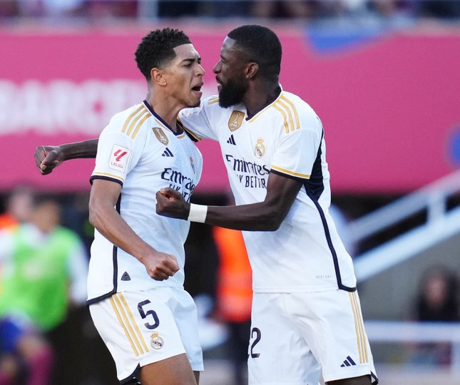 Bellingham lập cú đúp, Real ngược dòng hạ Barca 2-1 ảnh 2