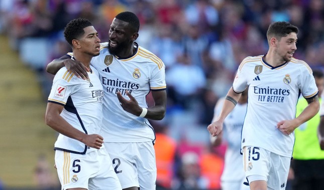 Bellingham lập cú đúp, Real ngược dòng hạ Barca 2-1 ảnh 3