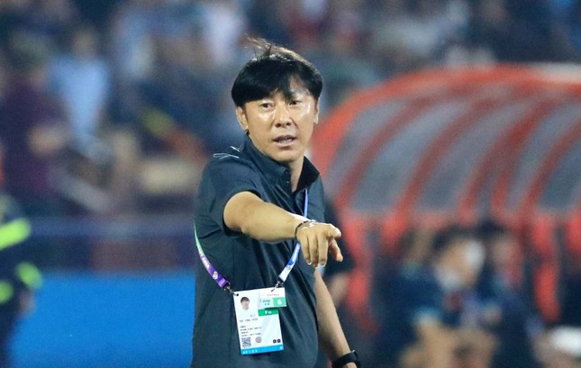 HLV Shin Tae-yong bị chỉ trích vì triệu tập đội hình gây tranh cãi cho tuyển Indonesia ảnh 1