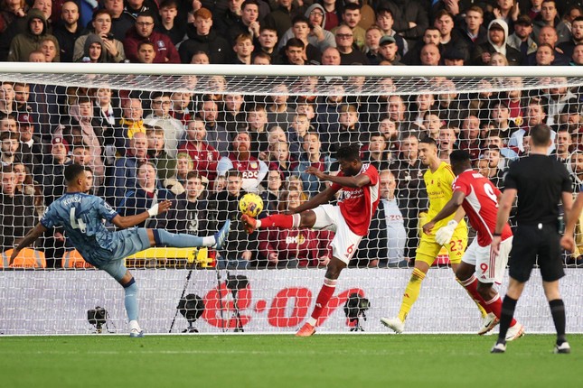 Thua sốc Nottingham Forest, Aston Villa lỡ cơ hội vào tốp 3 ảnh 3