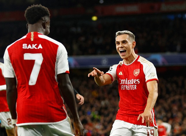 Arsenal thắng nhẹ, tiến gần tấm vé Champions League ảnh 1