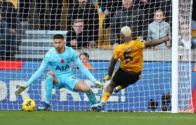 Tottenham thua ngược theo kịch bản không tưởng ảnh 1