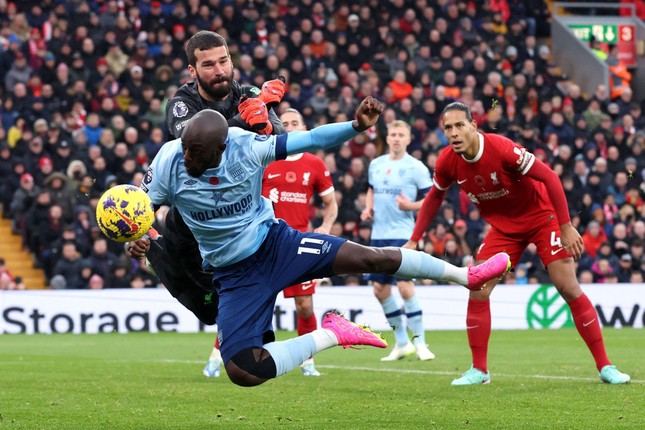 Salah lập cú đúp, Liverpool đại thắng Brentford 3-0 ảnh 5