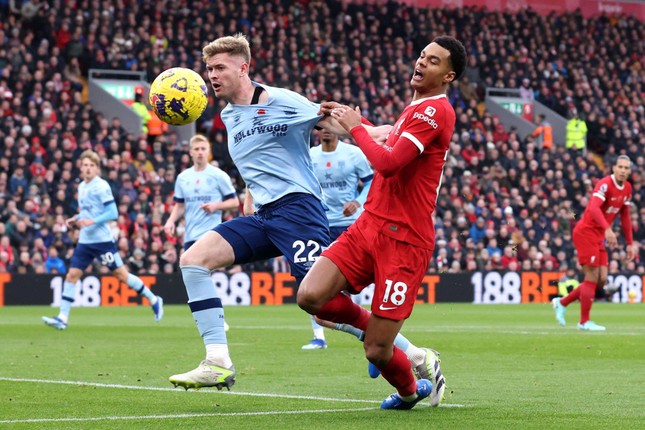 Salah lập cú đúp, Liverpool đại thắng Brentford 3-0 ảnh 17