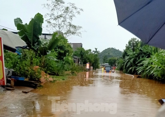 Ngập lụt, sạt lở nghiêm trọng ở Yên Bái, 2 người thiệt mạng ảnh 10