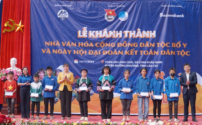 Khánh thành Nhà Văn hóa Cộng đồng dân tộc Bố Y tại Lào Cai ảnh 2