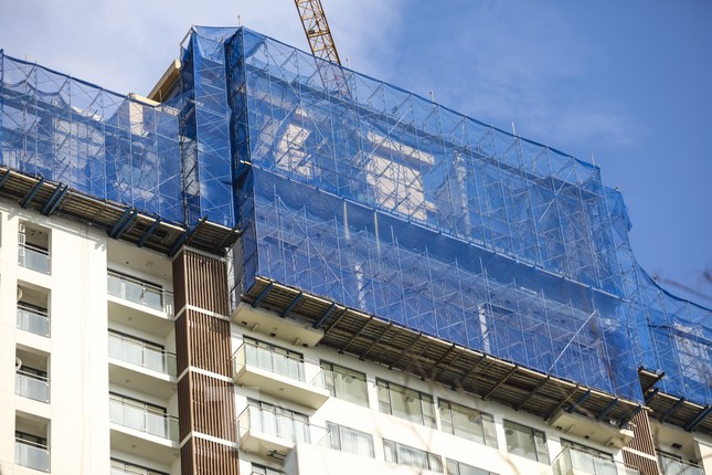 TPHCM cắt ngọn chung cư xây trái phép ảnh 4