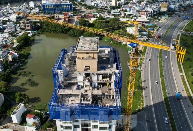 TPHCM cắt ngọn chung cư xây trái phép ảnh 5