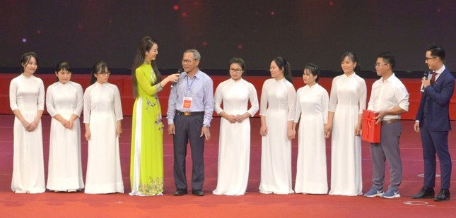 Xúc động những tấm gương sáng thầm lặng vì cộng đồng ảnh 2