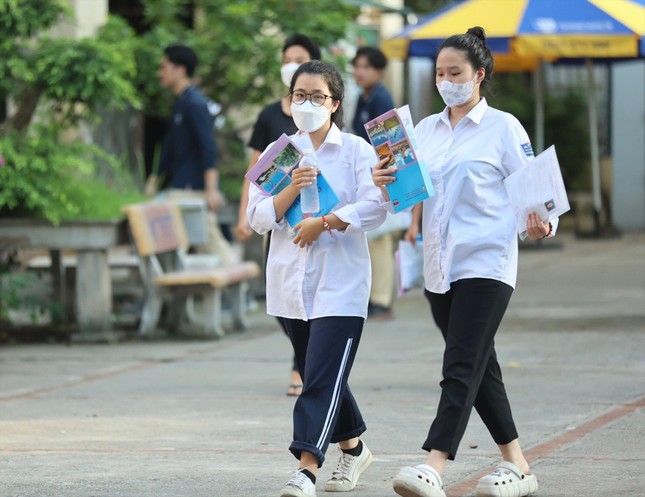 Thi tốt nghiệp THPT từ năm 2025: Cần một kỳ thi gọn nhẹ
