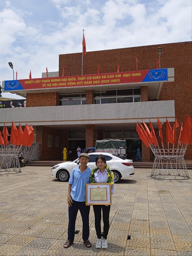 Hành trình đến giảng đường của thủ khoa mồ côi ảnh 1