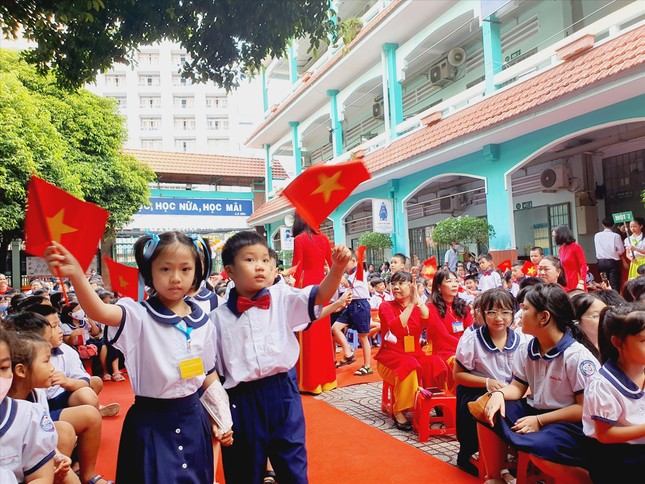 Nên hay không nên có quỹ lớp, quỹ trường? ảnh 1