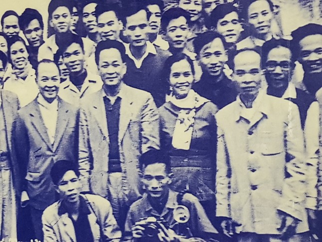 Ký ức về bà mẹ ngoại thành ảnh 2