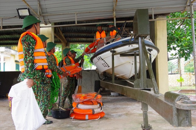 Tìm 26 ngư dân mất tích: Sẵn sàng huy động thêm tàu, máy bay ảnh 1