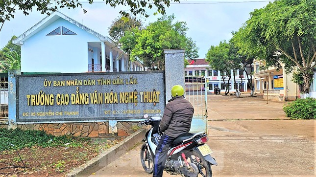 Vụ hai nữ thạc sỹ bị tinh giản: Lãnh đạo trường nói còn cách xoay chuyển nhưng…khó ảnh 2