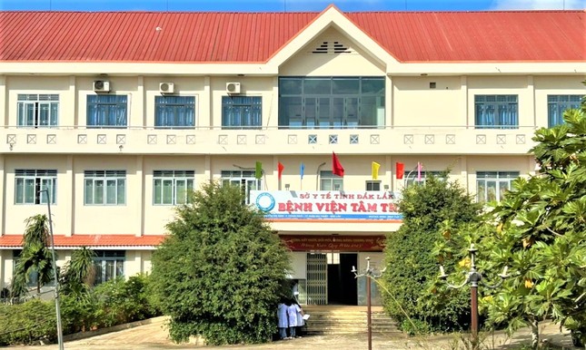 Bắt quả tang một bác sĩ nhận tiền của người bệnh ảnh 1