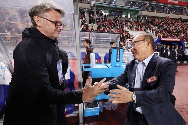Ông Park Hang-seo lần đầu lên tiếng về HLV Troussier, thừa nhận muốn trở lại nghề huấn luyện ảnh 1