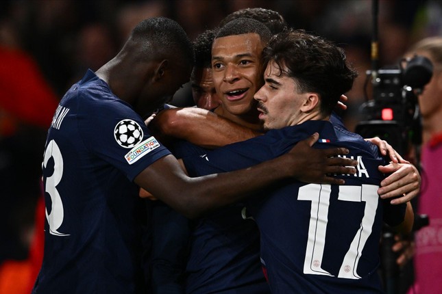 Sao mai 17 tuổi lóe sáng cùng Mbappe, PSG đè bẹp Milan ảnh 2