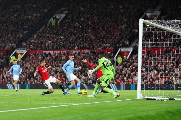 MU thảm bại trận derby ảnh 2