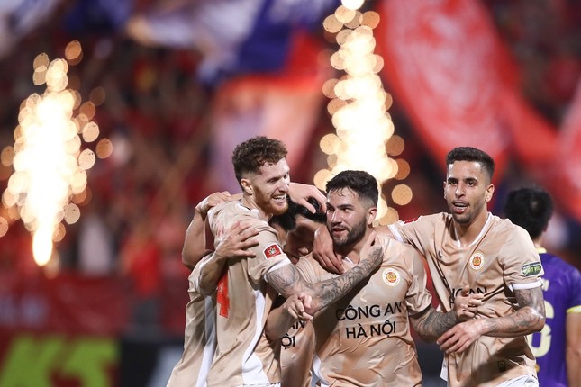 Thực hư chuyện cầu thủ CAHN không được thưởng tiền V-League 2023 ảnh 1