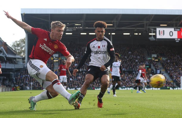 Thắng chật vật Fulham phút cuối, MU tạm dừng cơn khát điểm ảnh 3