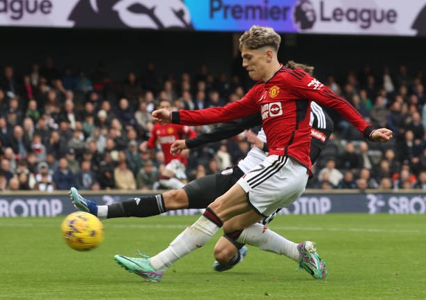 Thắng chật vật Fulham phút cuối, MU tạm dừng cơn khát điểm ảnh 6