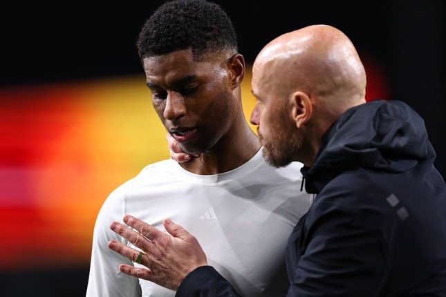 Thắng chật vật Fulham phút cuối, MU tạm dừng cơn khát điểm ảnh 21