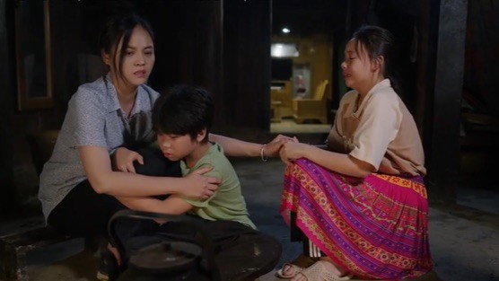 Diễn viên Thu Quỳnh và trải nghiệm đóng nữ y tá bảo vệ phụ nữ vùng cao khỏi tục bắt vợ ảnh 4