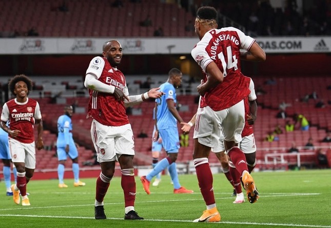 Nhọc nhằn hạ West Ham, Arsenal khởi đầu hoàn hảo ảnh 1