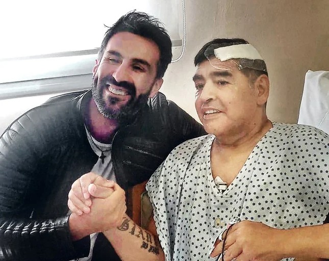 Diego Maradona: Thiên thần và phàm nhân ảnh 12