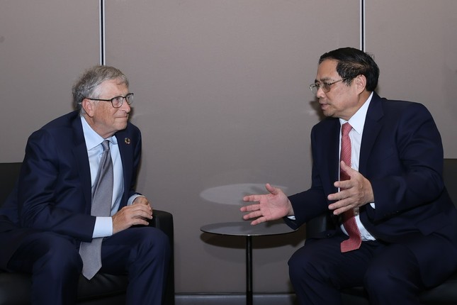 Thủ tướng mong tỷ phú Bill Gates truyền cảm hứng cho thế hệ trẻ Việt Nam ảnh 1