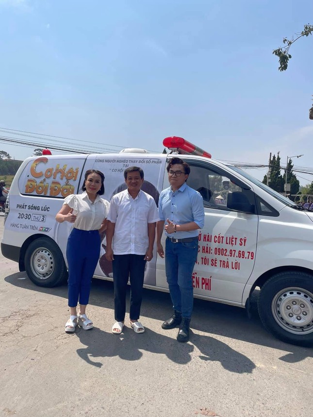 Tặng ông Đoàn Ngọc Hải 1,7 tỷ đồng, Việt Hương được chồng ủng hộ hết mình ảnh 2