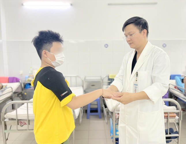 Nhiều trẻ em, thanh niên bị đột quỵ ảnh 1