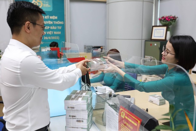 Ngân hàng kết dư hàng triệu tỷ đồng: 'Thúc' dòng tiền đi vào lưu thông ảnh 1