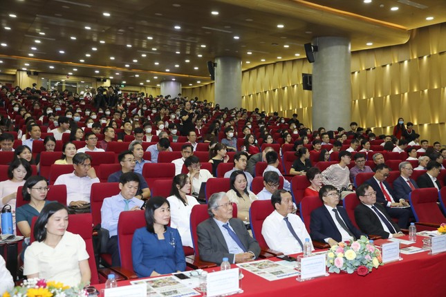 Phát triển TPHCM thành trung tâm chăm sóc sức khỏe của ASEAN: Nâng mình để hút nguồn lực ảnh 1