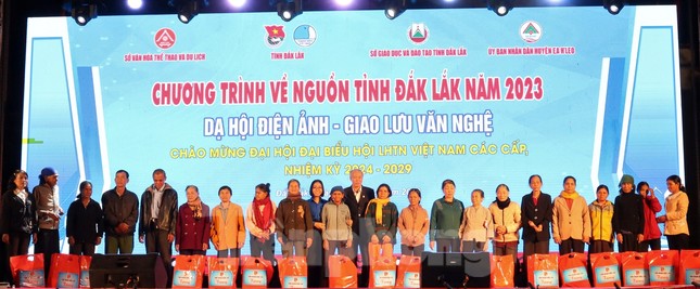 Tuổi trẻ Đắk Lắk tranh tài đua xe đạp Về nguồn ảnh 6