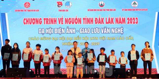 Tuổi trẻ Đắk Lắk tranh tài đua xe đạp Về nguồn ảnh 7