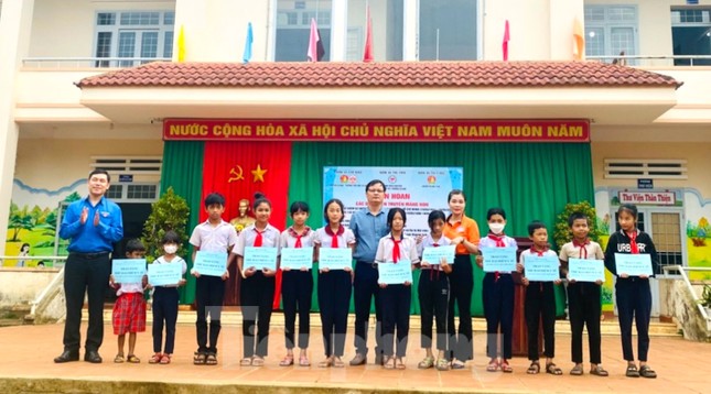 Chàng trai 9x lan tỏa yêu thương, tình nguyện vì cộng đồng ảnh 3