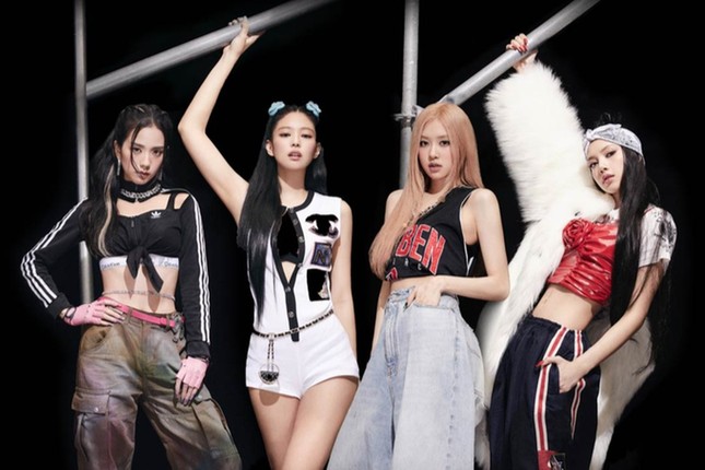 Sẽ không còn BlackPink sau vụ Lisa diễn thoát y ở Pháp? ảnh 1