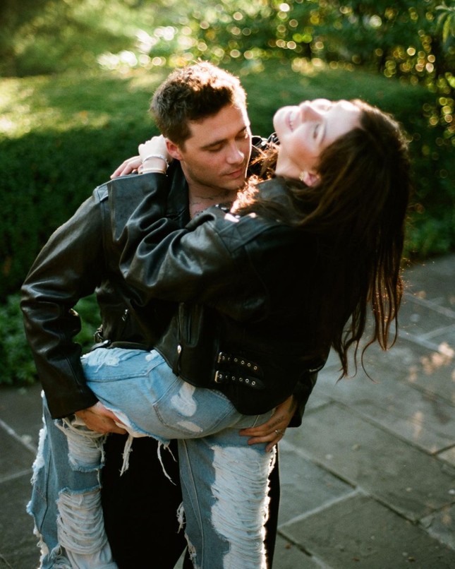 Con dâu tỷ phú hưởng lợi từ phim tài liệu của Beckham ảnh 1