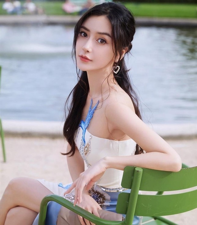 Angelababy xuất hiện hốc hác giữa lúc bị cấm sóng ngầm ảnh 3