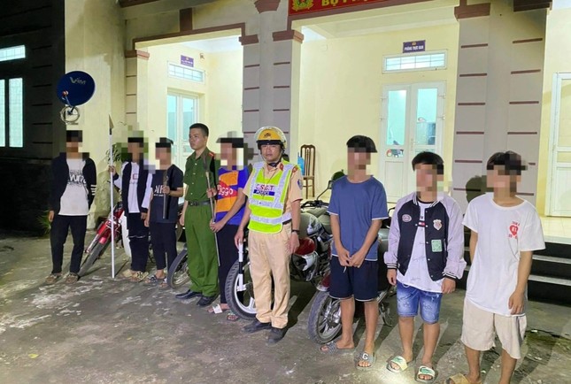 Ngăn chặn nhóm thanh, thiếu niên mang 'phóng lợn' đi giải quyết mâu thuẫn ảnh 1