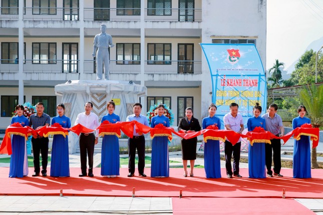 Khánh thành công trình Tượng đài Anh hùng Lý Tự Trọng tại Hà Giang ảnh 1