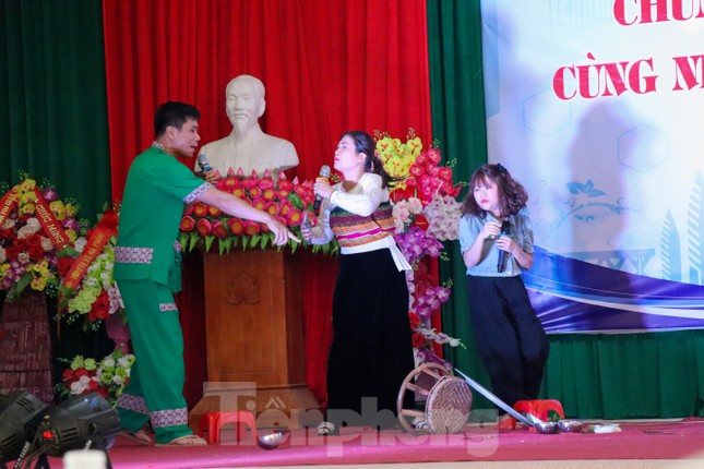 Tuyên truyền xóa bỏ lạc hậu, phòng chống tệ nạn xã hội ở vùng cao Hòa Bình ảnh 5
