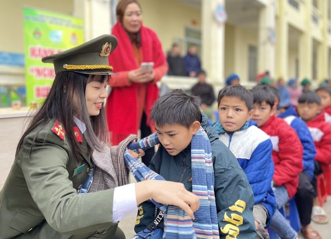 Tuổi trẻ Công an Thủ đô tổ chức hành trình nghĩa tình biên giới tại Hà Giang ảnh 3